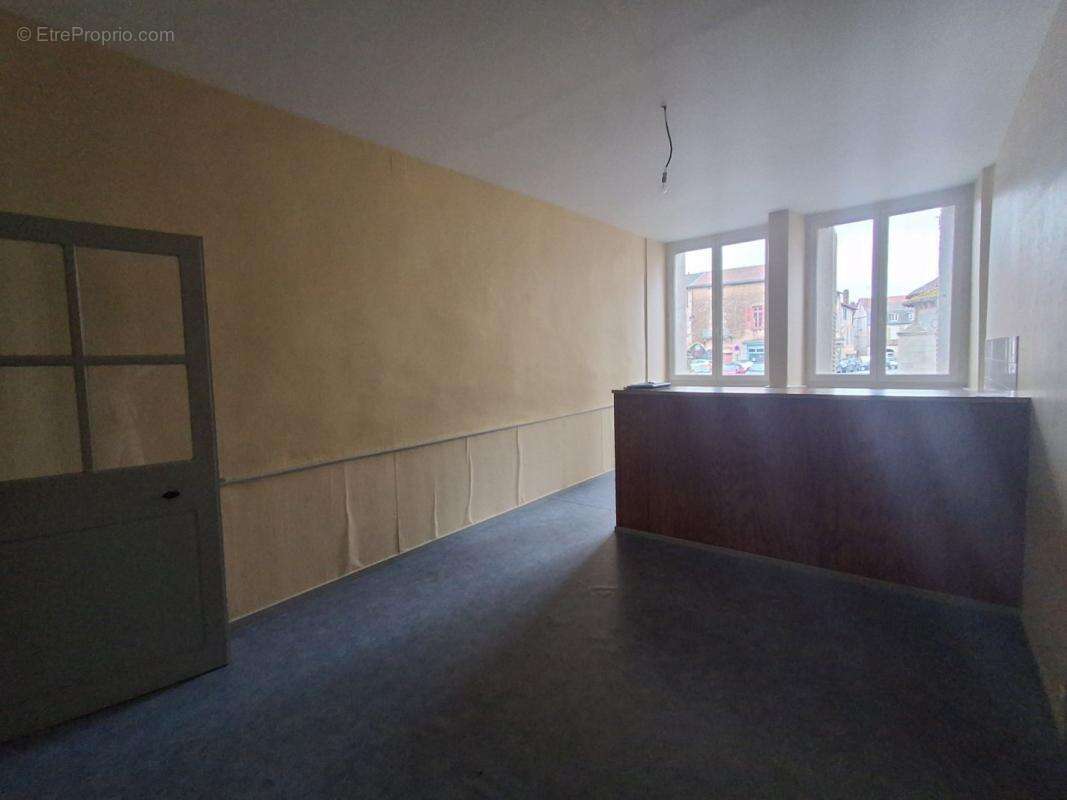 Appartement à SAINT-LEONARD-DE-NOBLAT