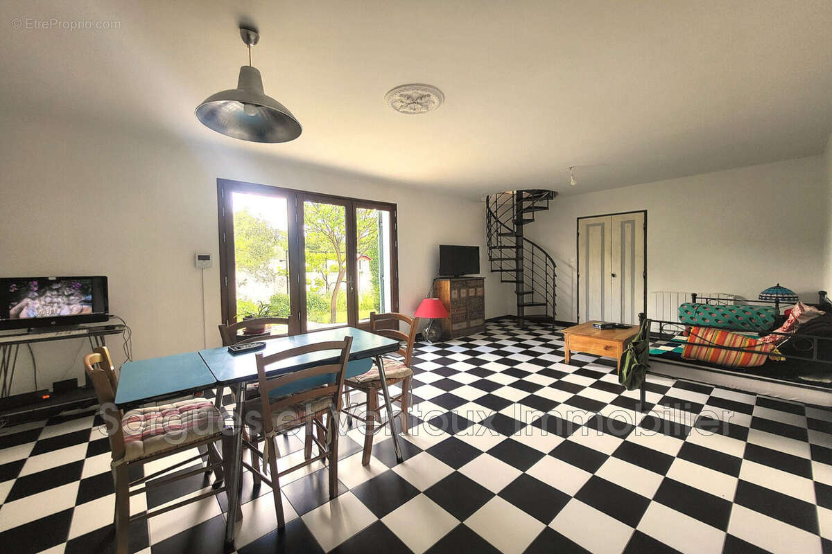 Maison à L&#039;ISLE-SUR-LA-SORGUE