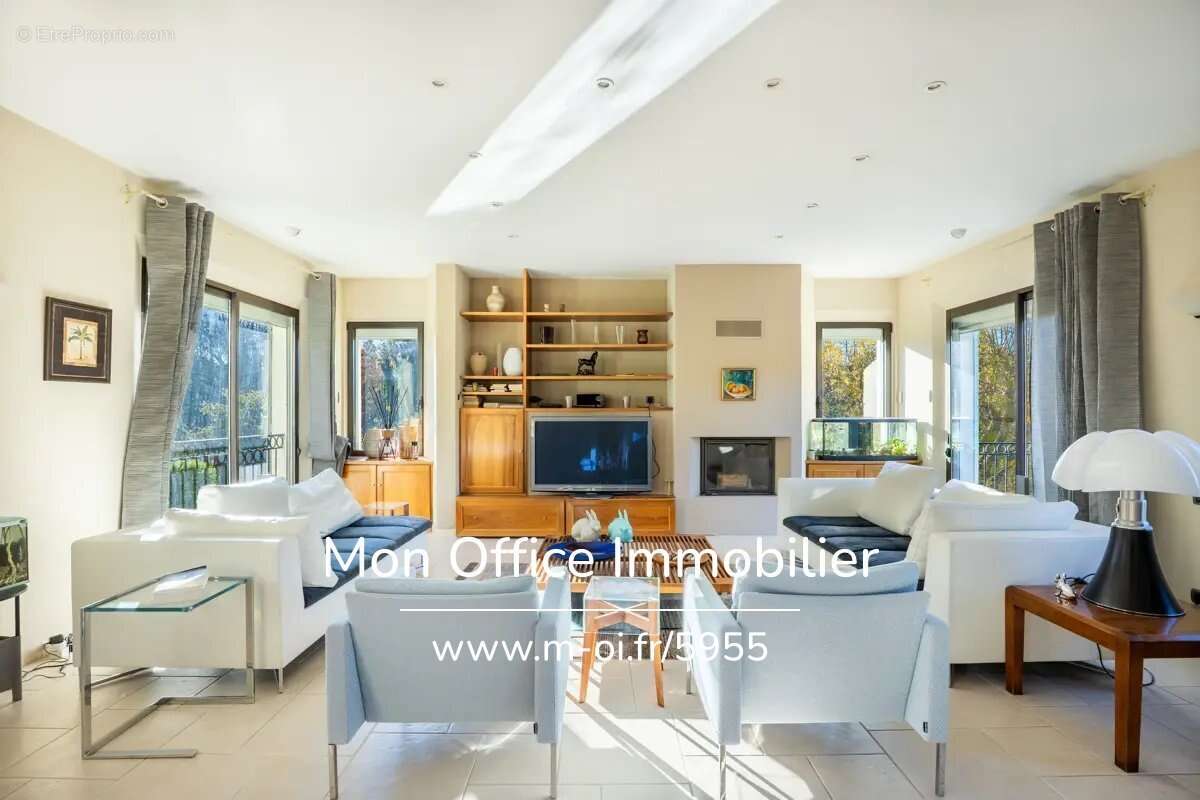 Maison à LE THOLONET