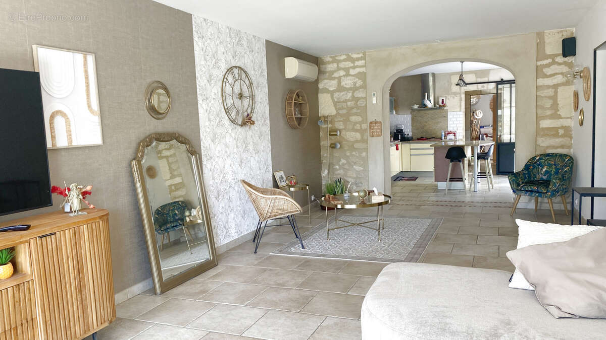 Maison à BELLEGARDE