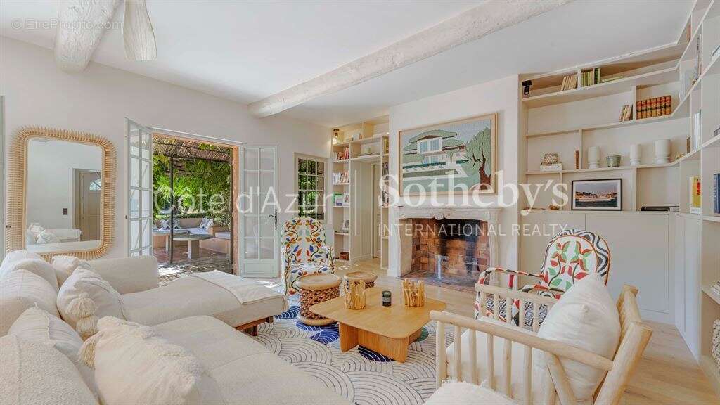 Villa provençale 210 m² avec piscine et jardin paysager proche Pampelonne - photo 4