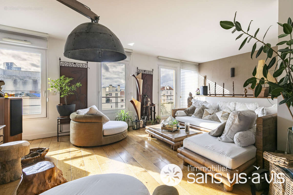 Appartement à COURBEVOIE