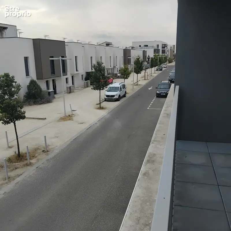 P2 très bon état, résidence moderne à 30 mn de la mer - photo 4