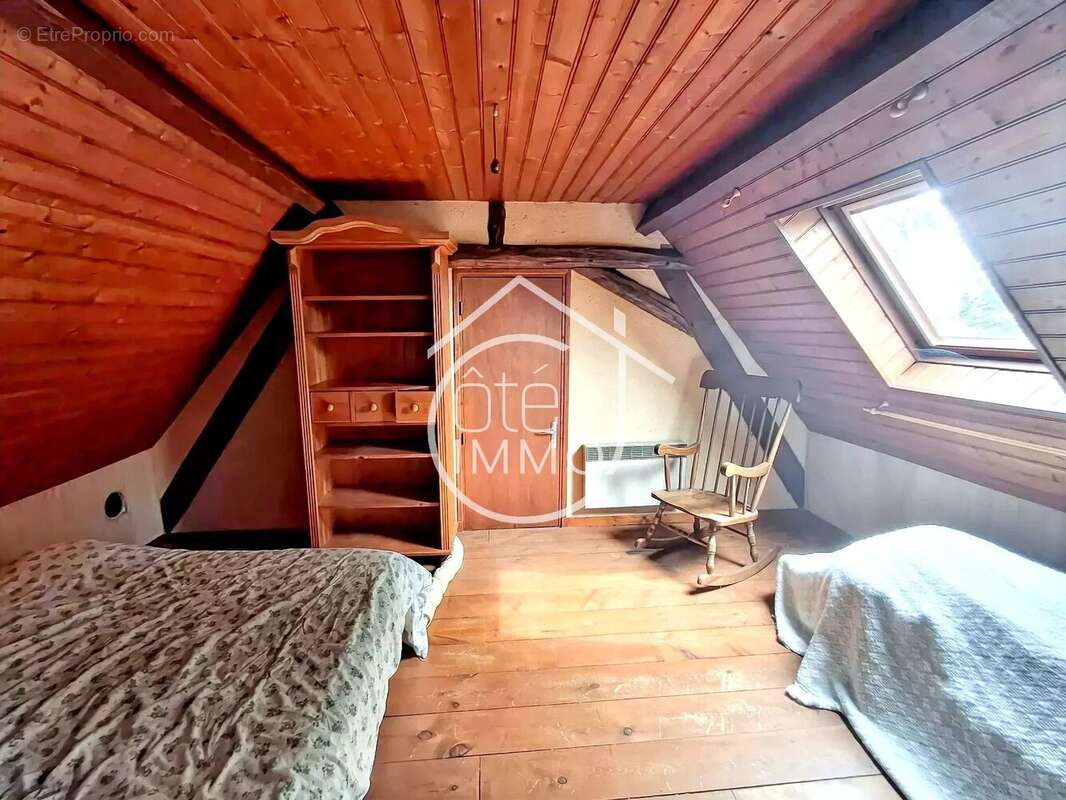 Maison à COURS-DE-PILE