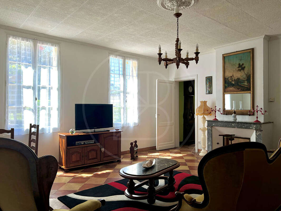 Maison à SAINT-EMILION