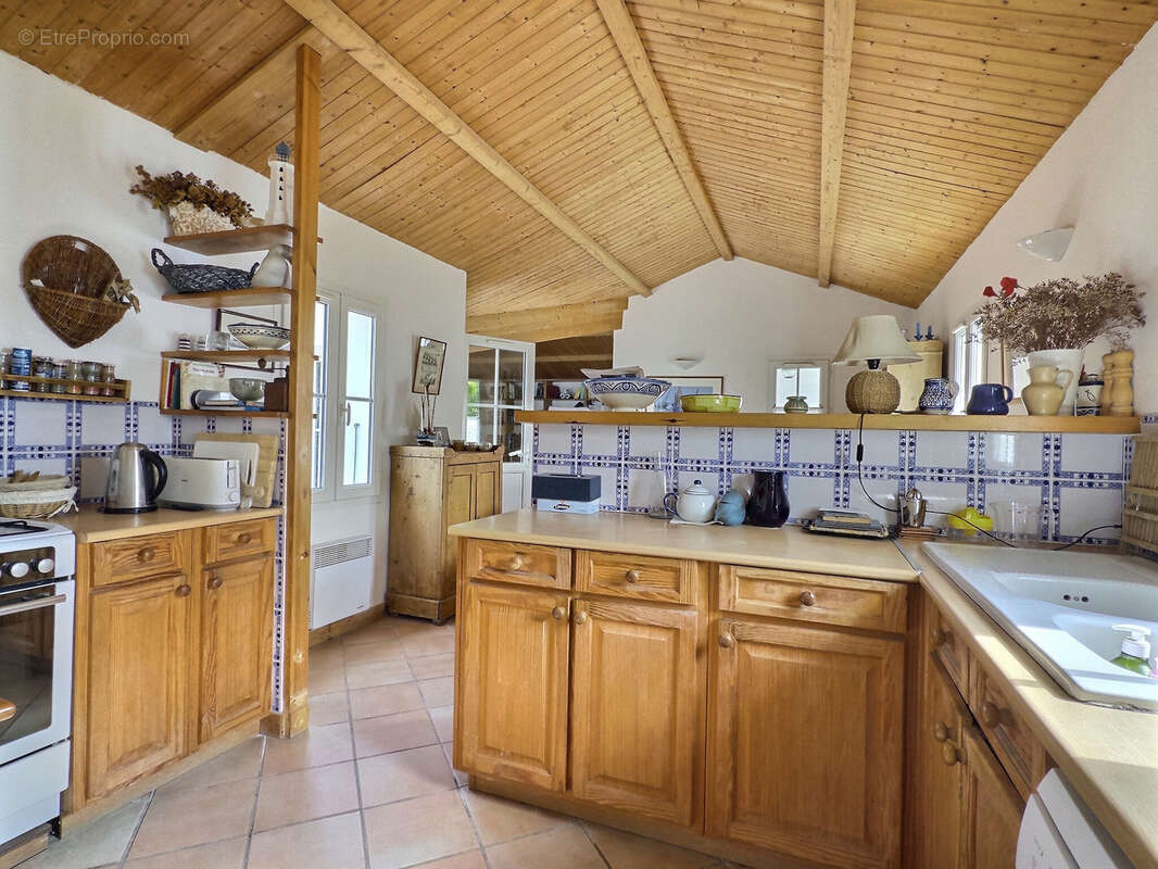 Maison plein cœur du village de Loix - photo 10