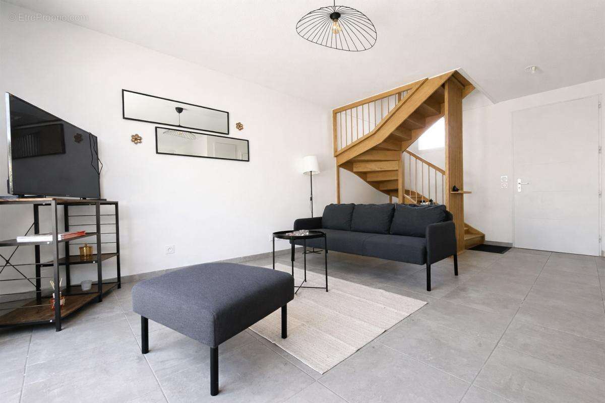 Maison à LA SALVETAT-SAINT-GILLES