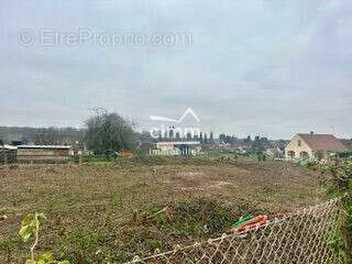 Terrain à LA CHAPELLE-SAINT-SEPULCRE