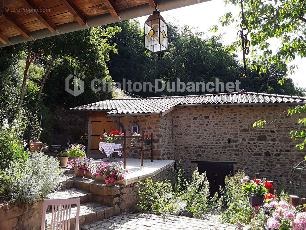 Maison 130 m² à Sainte-Colombe-Sur-Gand  - photo 4