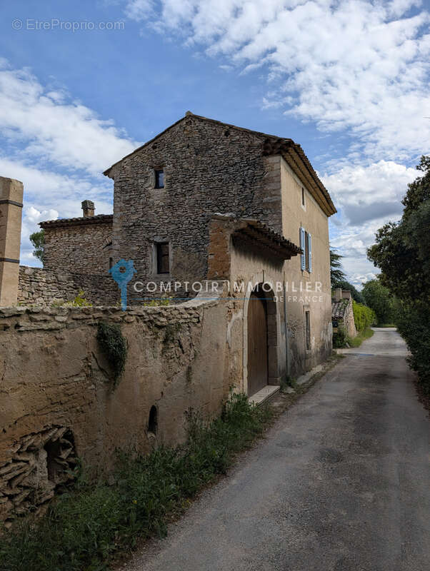 Maison à SAINT-SATURNIN-LES-APT