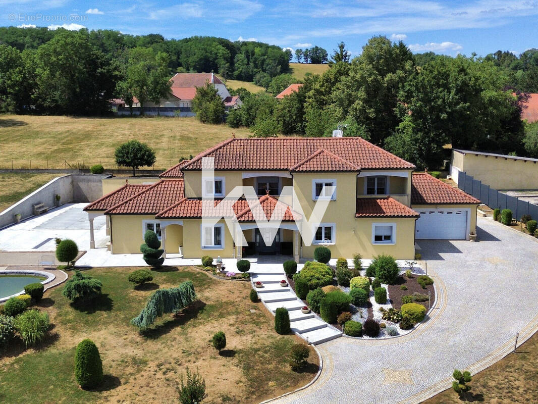 Maison à LAVERNAY