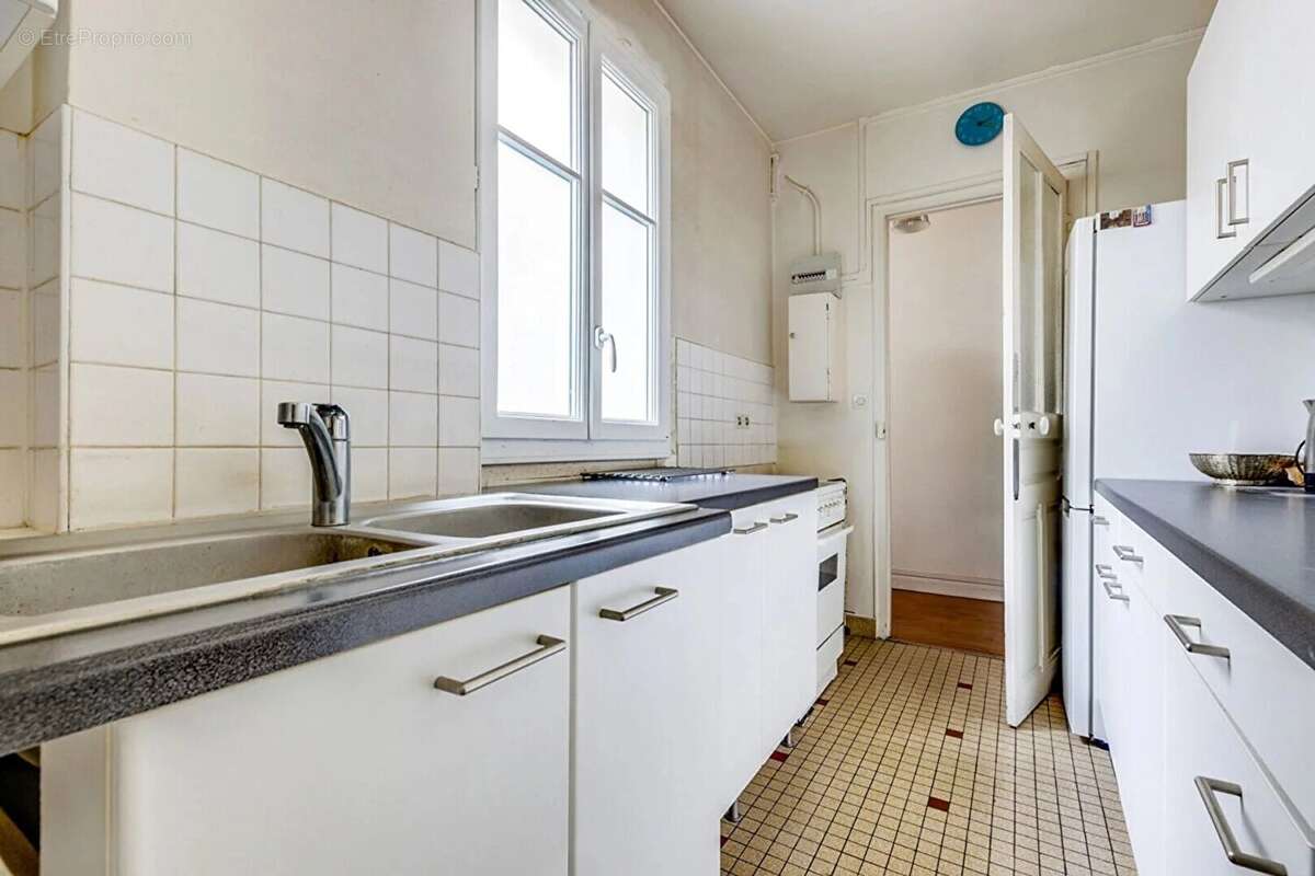 Appartement à PARIS-14E