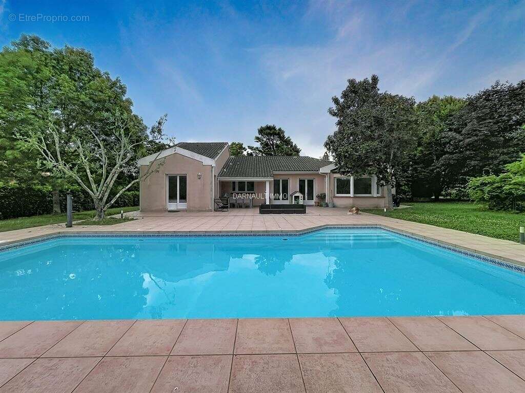Villa familiale de 203 m² sur une parcelle de 1 703 m² au domaine lacoste - photo 4