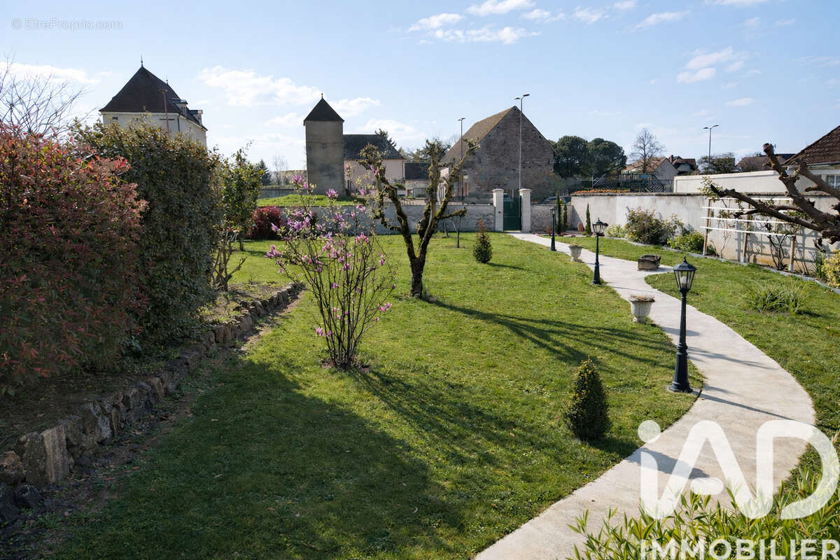 Photo 5 - Maison à VARENNES-LE-GRAND