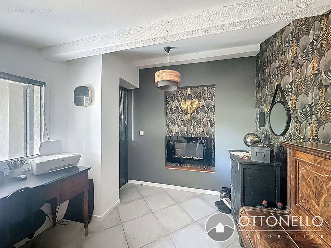 Maison à ROQUEBRUNE-SUR-ARGENS