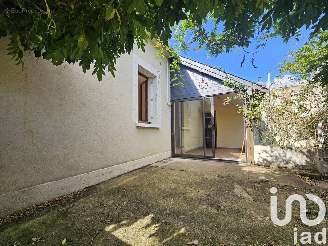 Photo 1 - Maison à SAINT-ANTOINE-DU-ROCHER