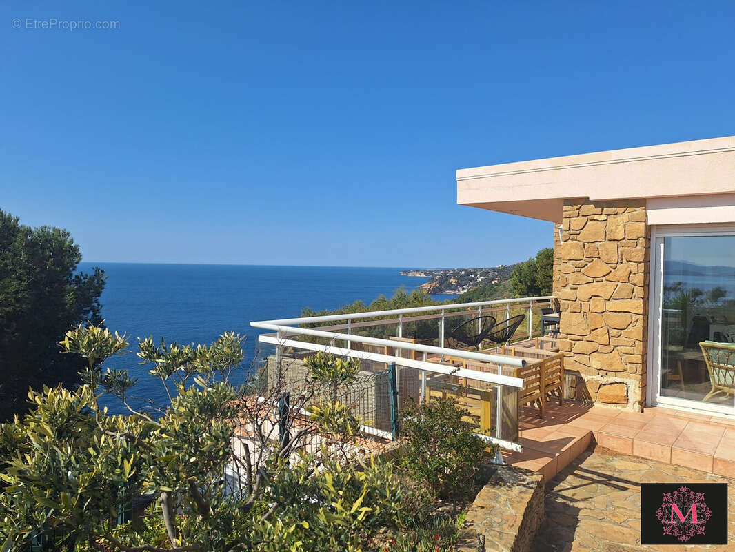 Maison 135 m² à Ensues-La-Redonne  - photo 3