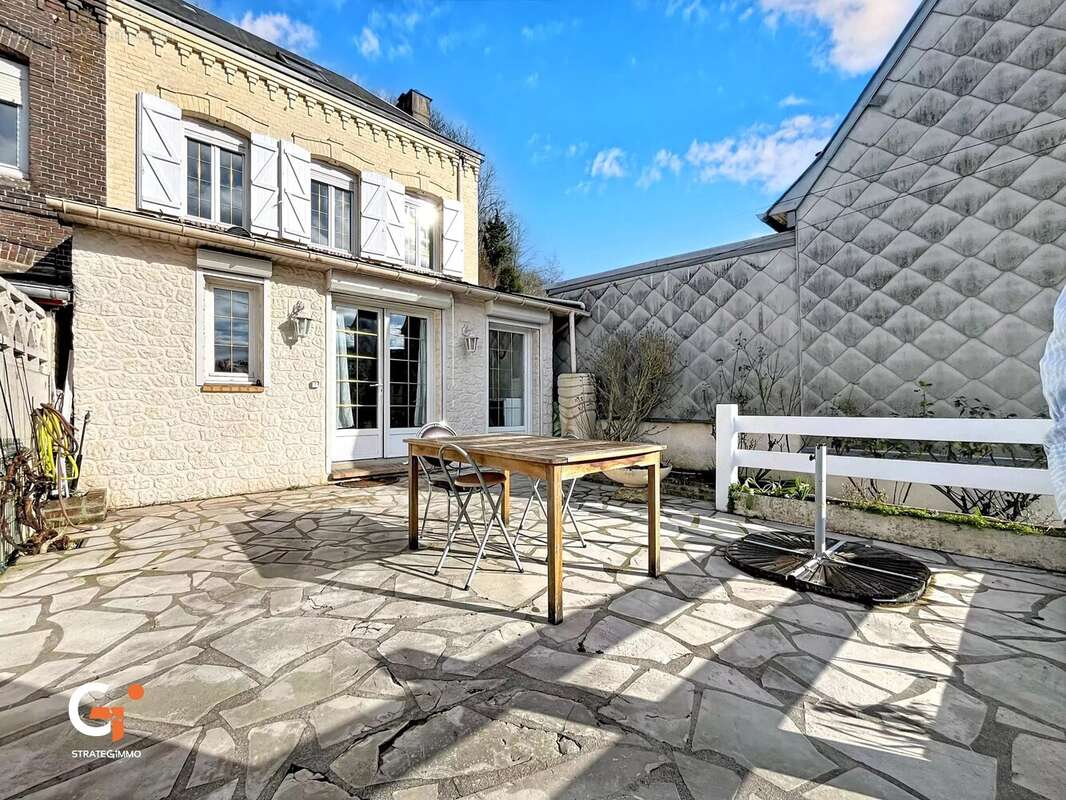 Maison à SAINT-LEGER-DU-BOURG-DENIS
