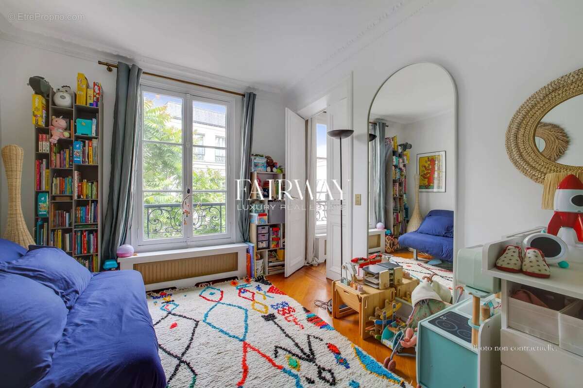 Appartement à PARIS-8E