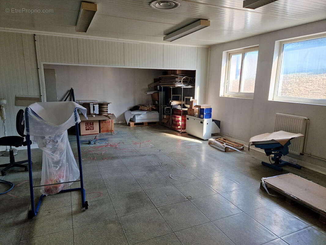 A vendre - limoges - local d'activite de 1 280 m² - photo 2