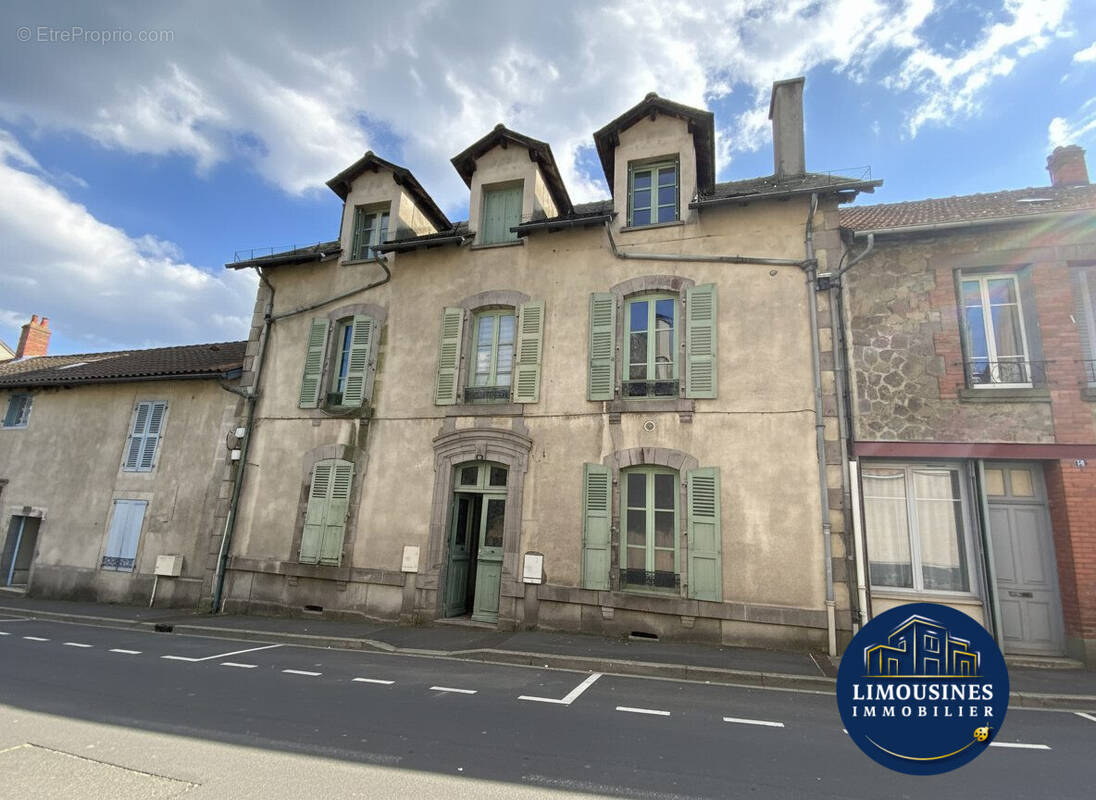 Appartement à ARPAJON-SUR-CERE