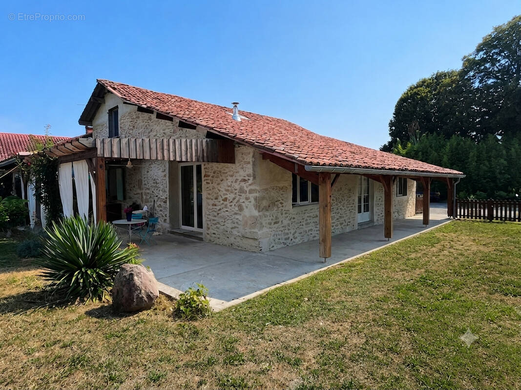 Maison à VICQ-D'AURIBAT