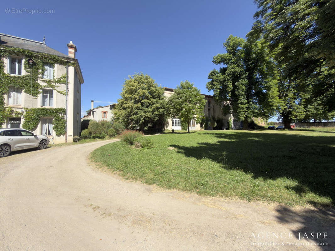 Autre à SURY-LE-COMTAL