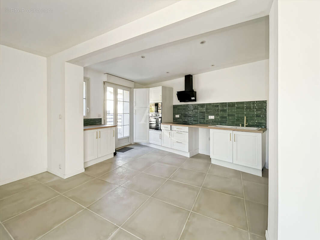 Maison à MONTAIGU-DE-QUERCY