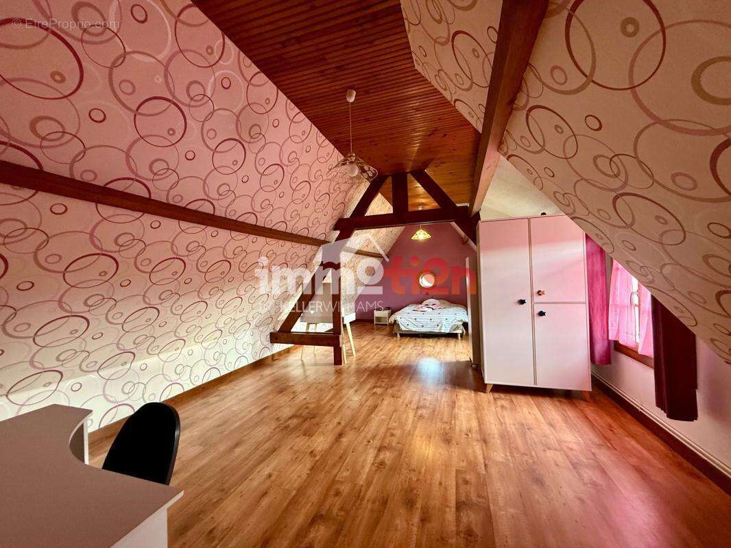 Maison à HUCHENNEVILLE