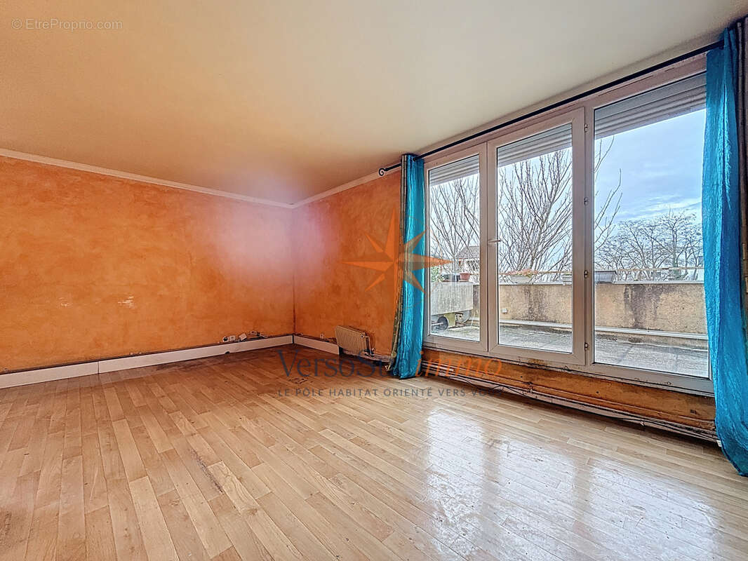 Appartement à TORCY