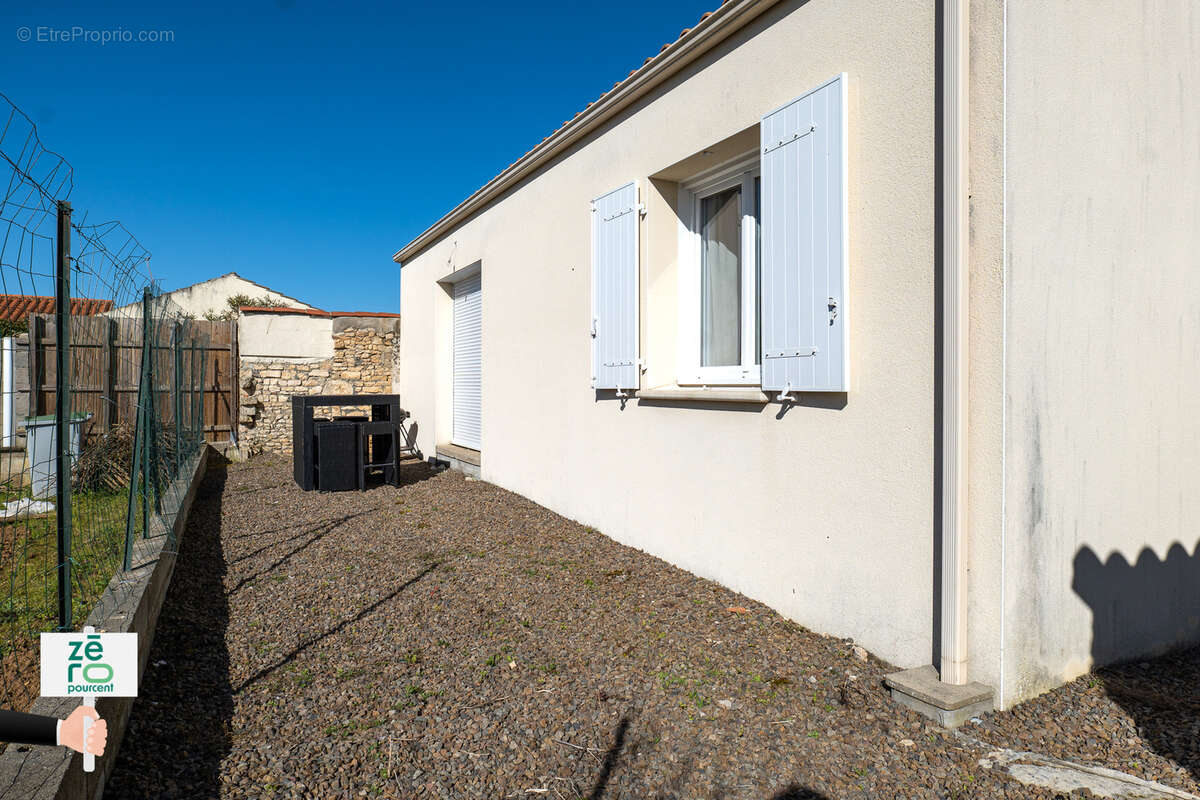 Maison à LES MAGNILS-REIGNIERS