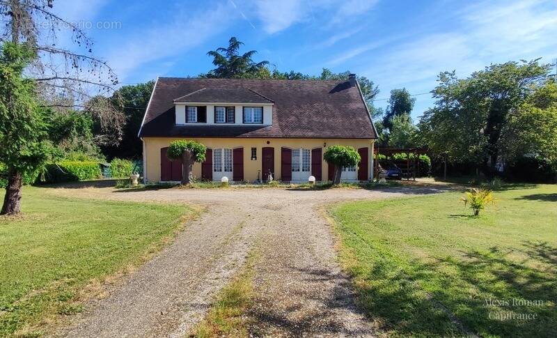 Maison à MENESPLET