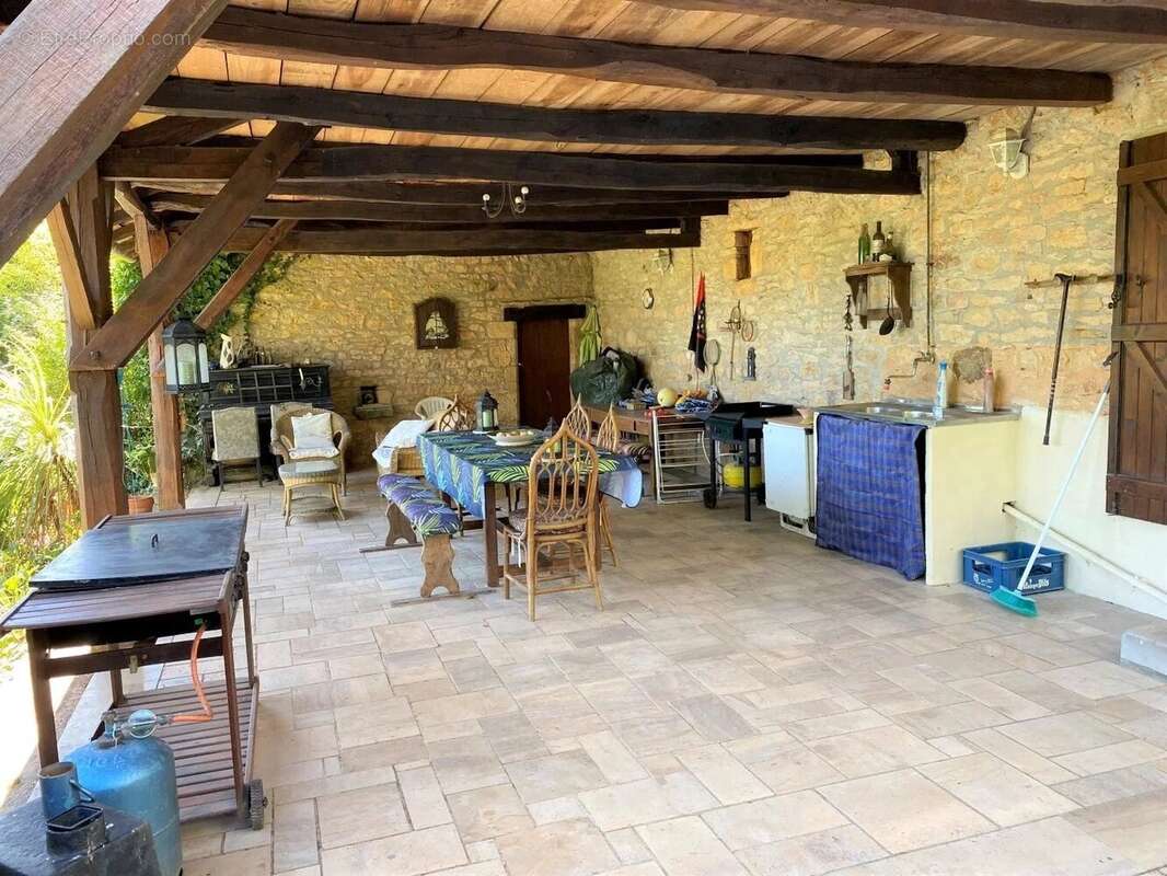 Maison à FRAYSSINET-LE-GELAT