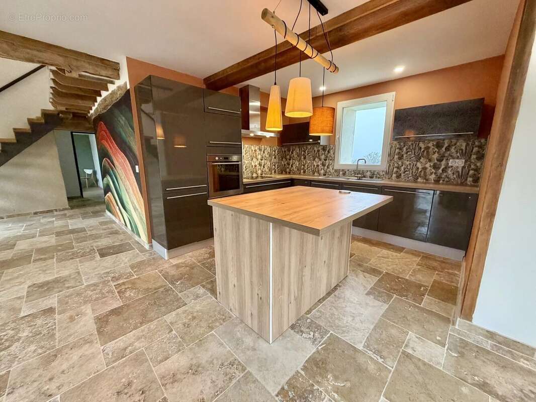 Maison à DUN-LES-PLACES