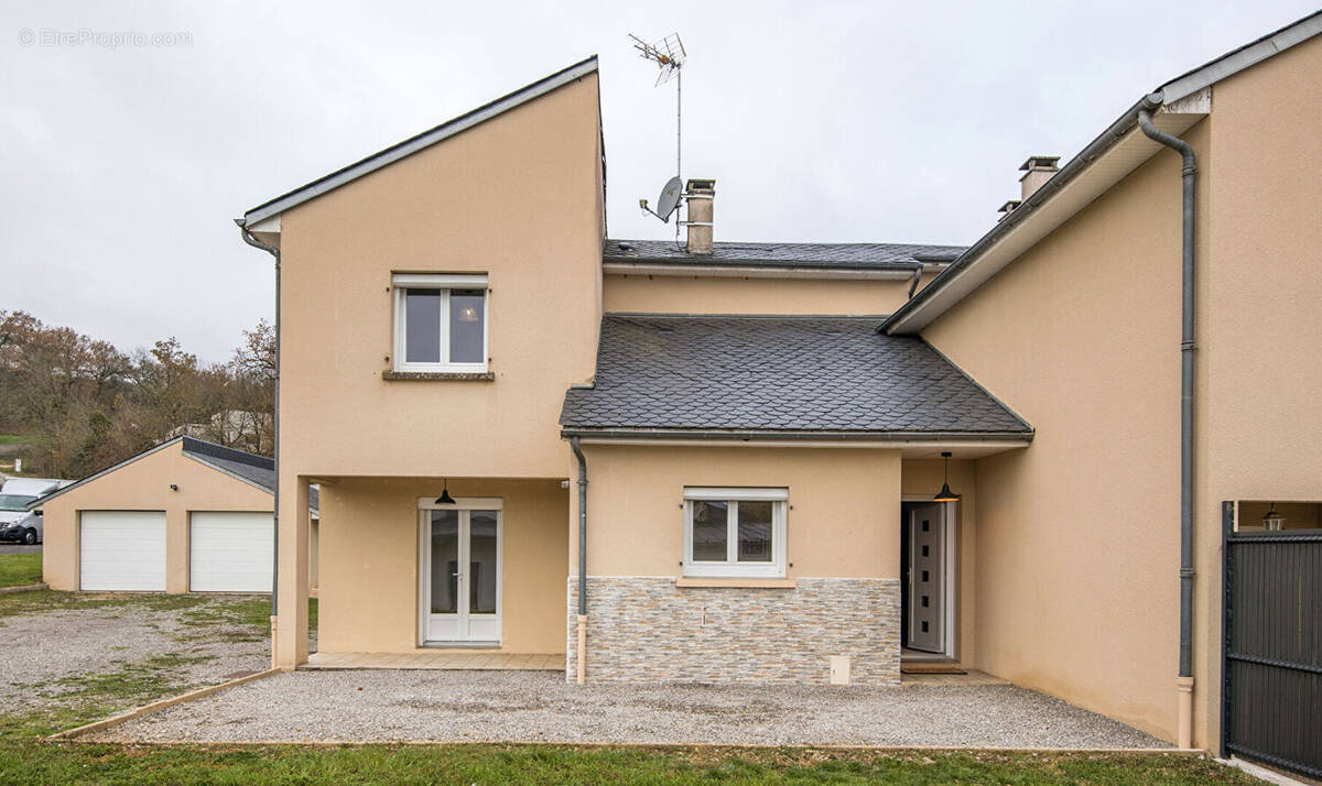 Maison à ONET-LE-CHATEAU