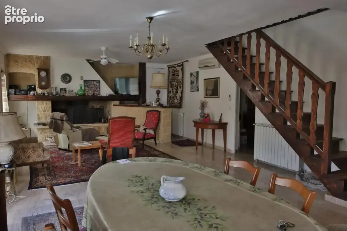 Maison de 7 pièces de 203 m² à Nîmes - photo 5