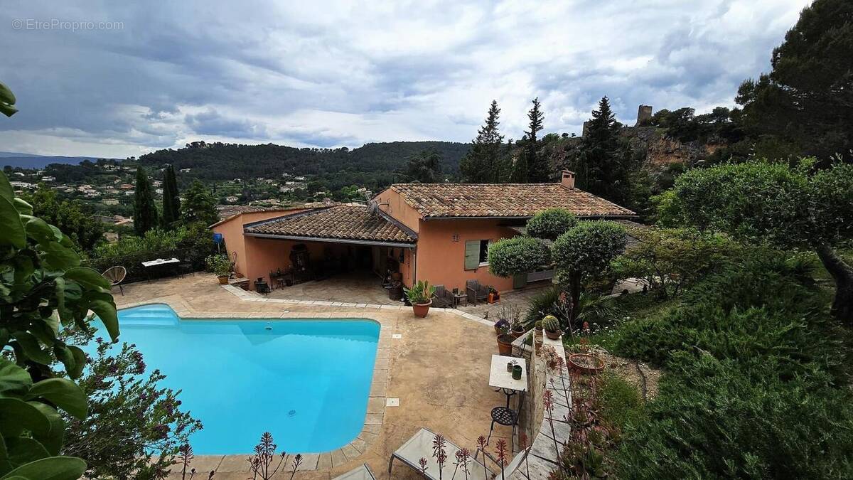 Photo 1 - Maison à COTIGNAC