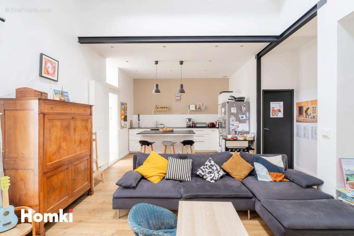 Maison de ville T4 de 116 m2 à Marseille 13007 - photo 2