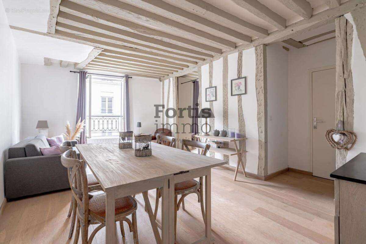 Appartement à PARIS