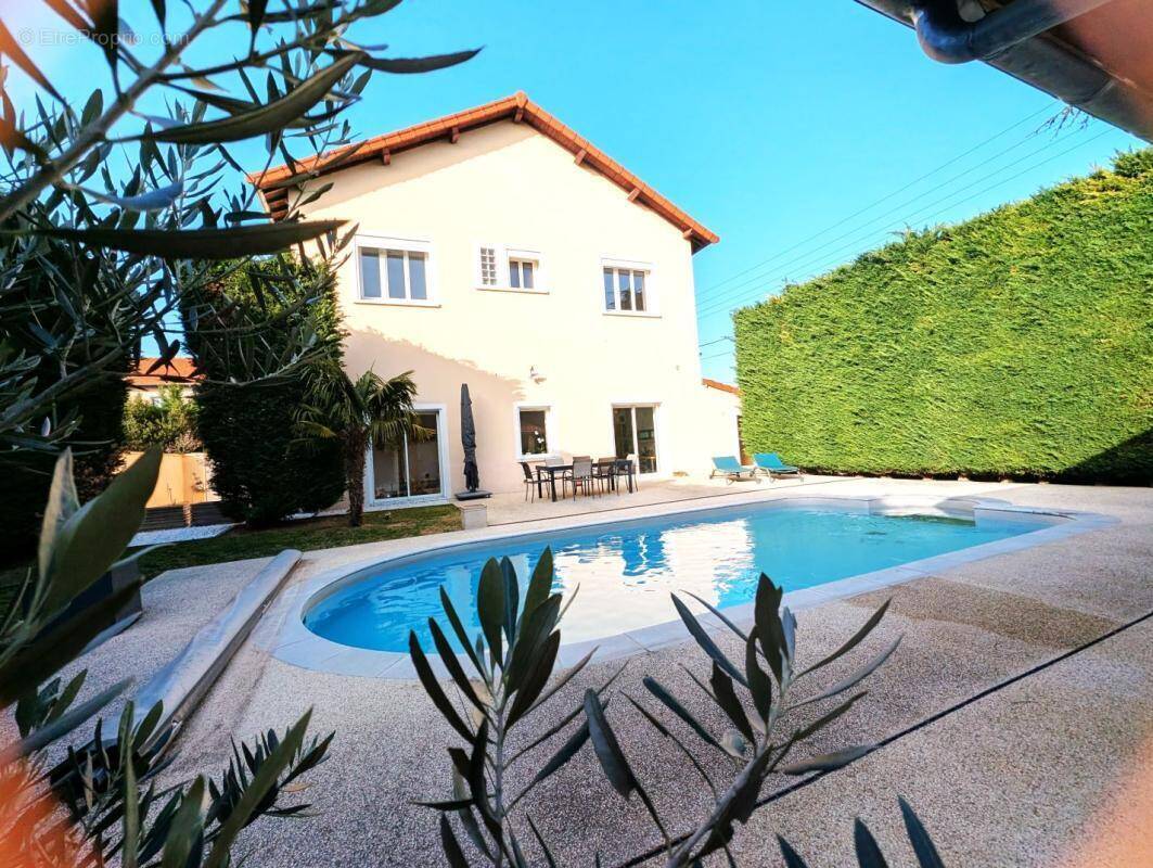 Maison à RIORGES