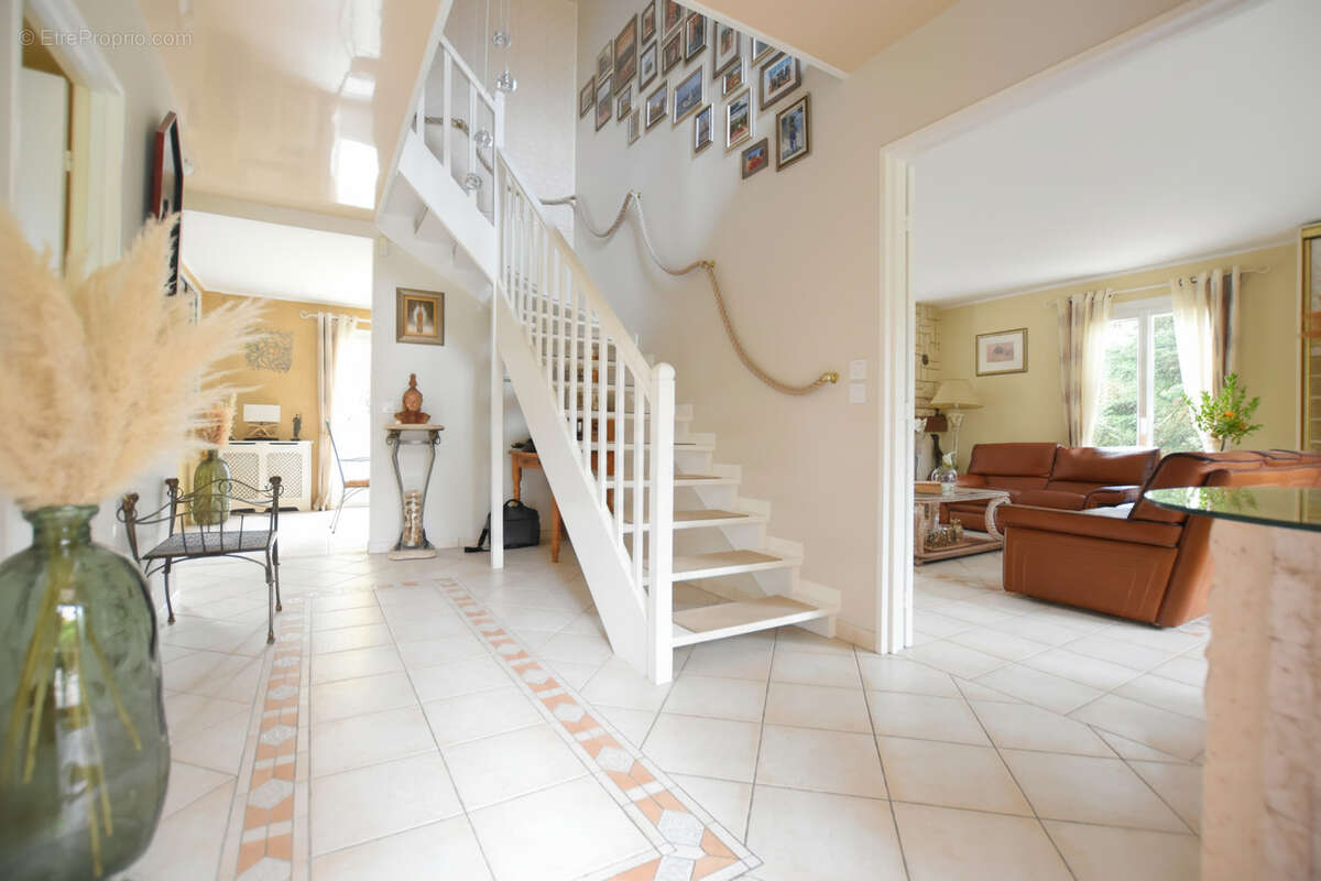Maison à LES ESSARTS-LE-ROI