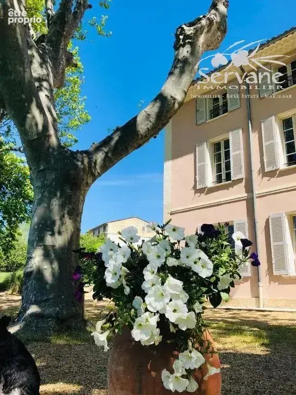 Aups elegante maison bourgeoise avec piscine - photo 2
