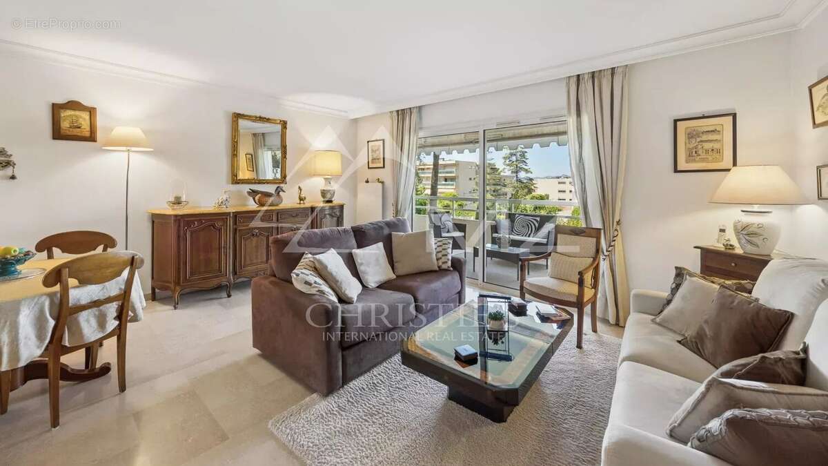 Appartement à LE CANNET