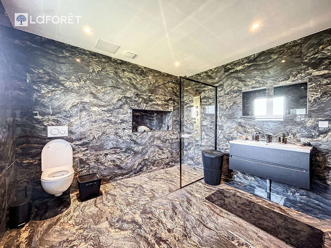 Maison contemporaine - TERRES DE CAUX - 365 m² - photo 9