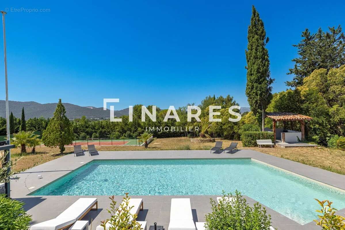 L'ICONIQUE - Villa T6 de 343m² - Dépendance - Piscine - Court de tennis - Terrain de 8000m² - 13420 GEMENOS - photo 22