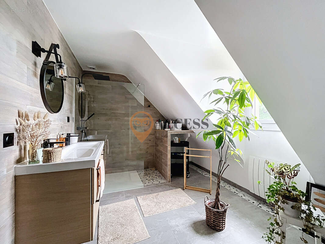 Maison à MONTLIGNON