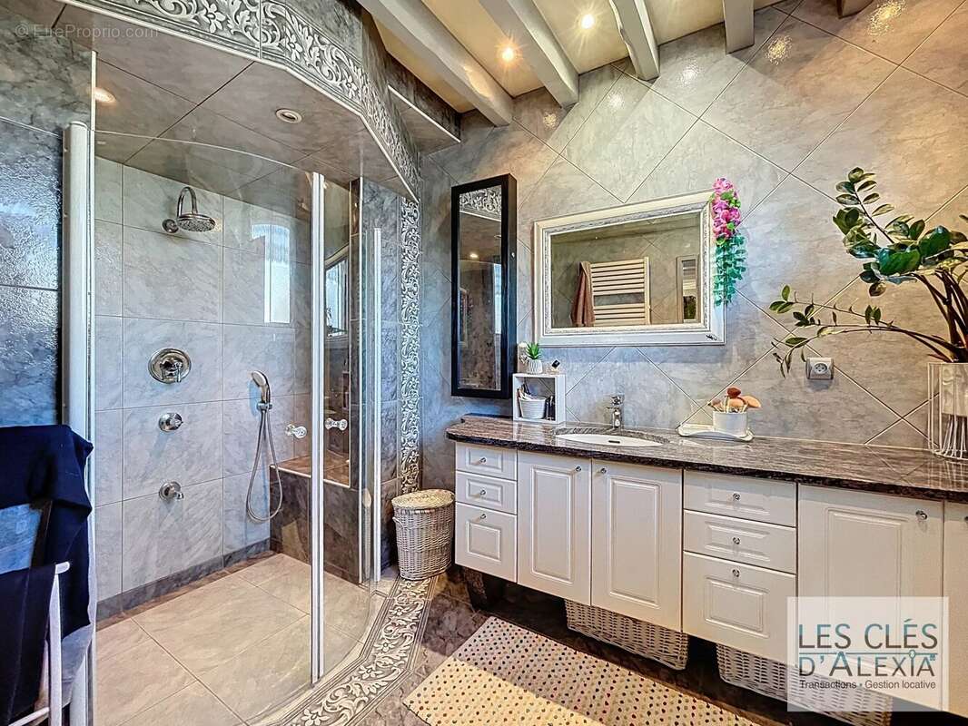 Maison à SAINT-CYR-SUR-LE-RHONE