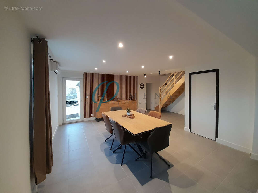 Maison à COUFFE