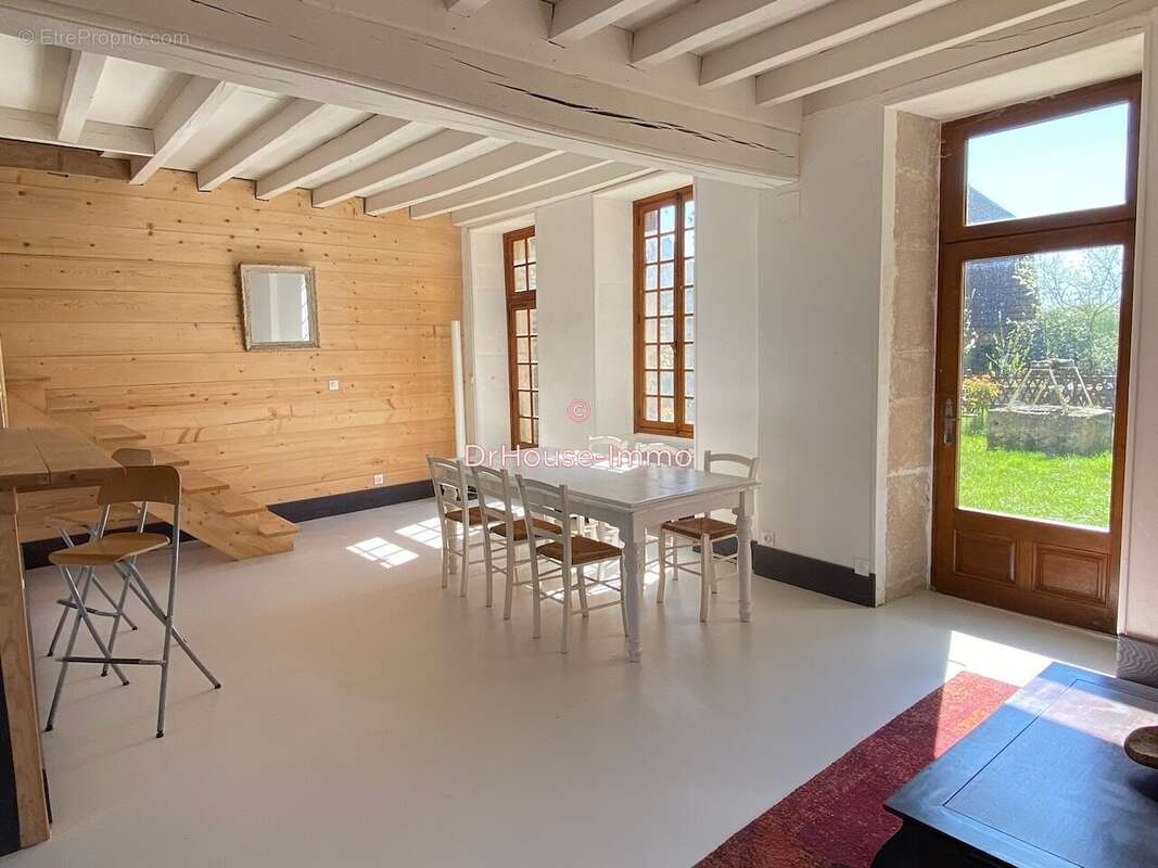 Maison à ANGELY