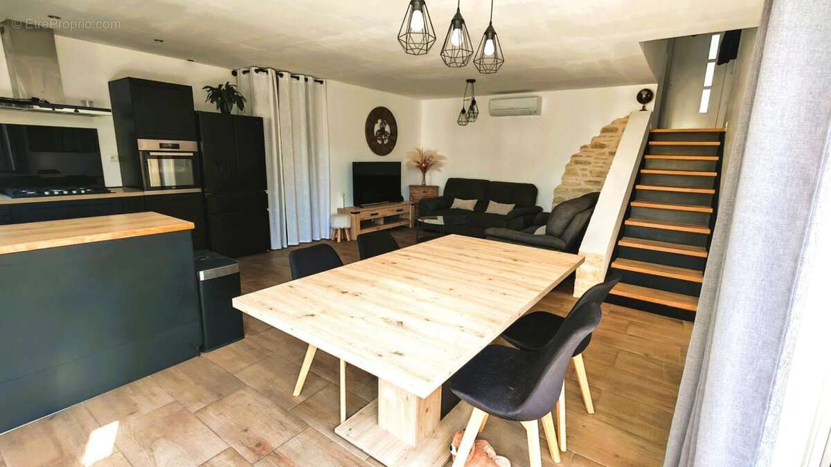 Maison à BAGNOLS-EN-FORET